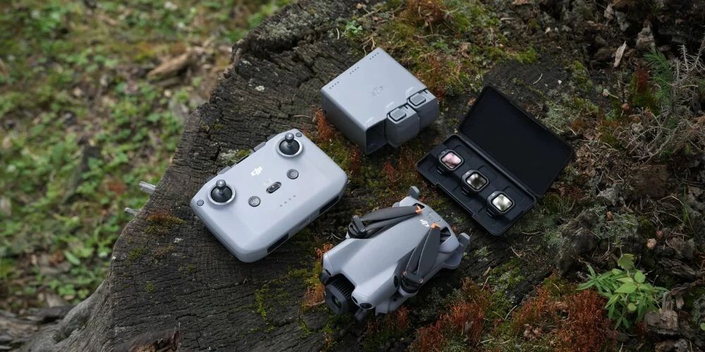 Trois batteries pour prolonger les sorties.jpg Trois batteries pour prolonger les sorties.jpg