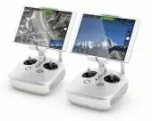 Radiocommandes DJI C1 pour Inspire 1 surmontées de tablettes.